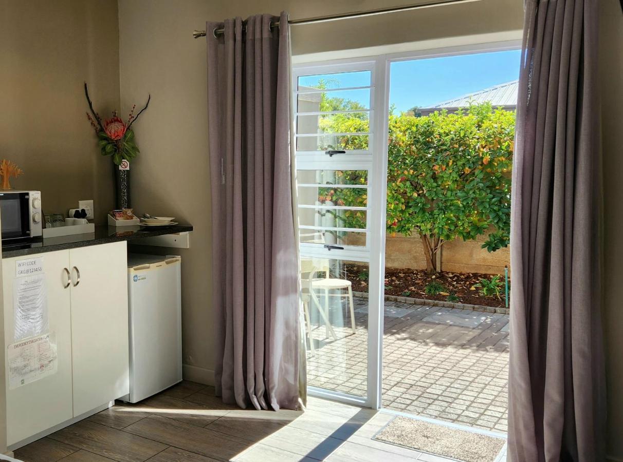 Green Kalahari Guesthouse Upington Buitenkant foto
