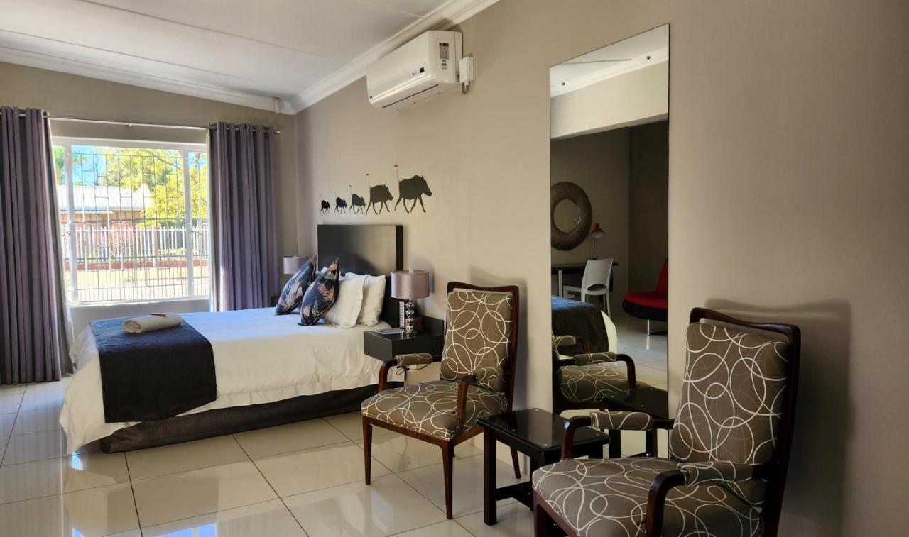 Green Kalahari Guesthouse Upington Buitenkant foto