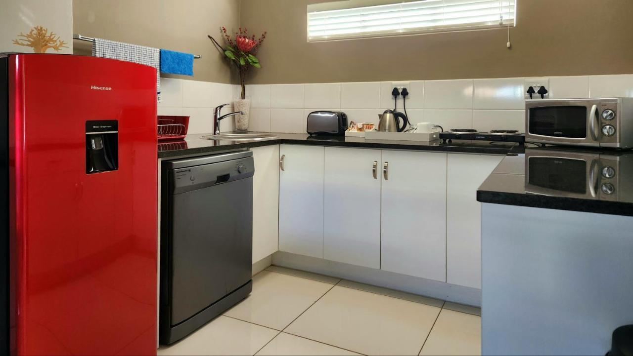 Green Kalahari Guesthouse Upington Buitenkant foto