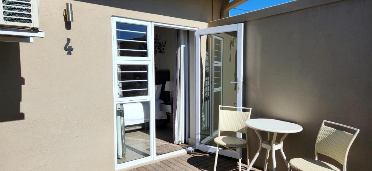 Green Kalahari Guesthouse Upington Buitenkant foto
