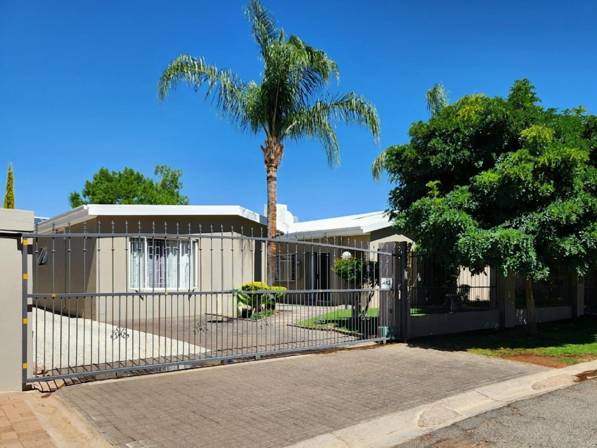 Green Kalahari Guesthouse Upington Buitenkant foto