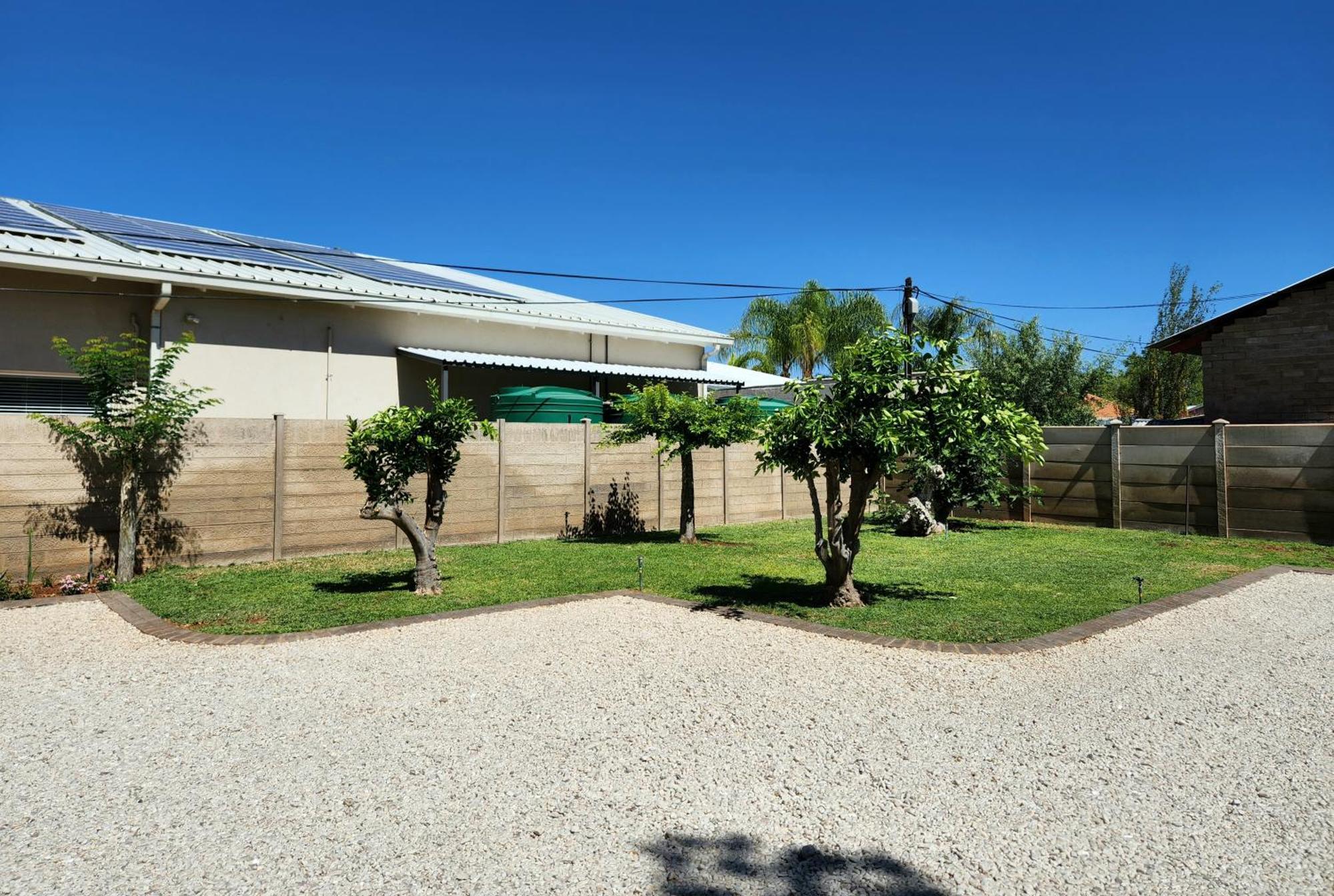 Green Kalahari Guesthouse Upington Buitenkant foto